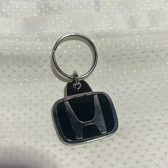 Vintage Honda Motors Keychain Metal Emblem 90’s Cars JDM - Picture 1 of 2